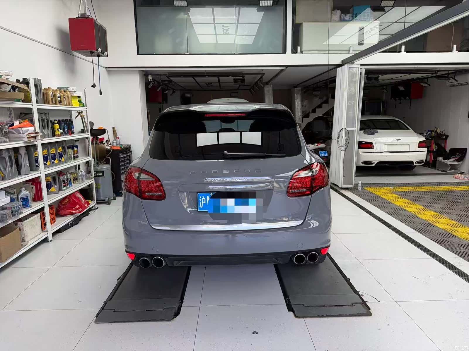 Porsche Cayenne, 2011 4