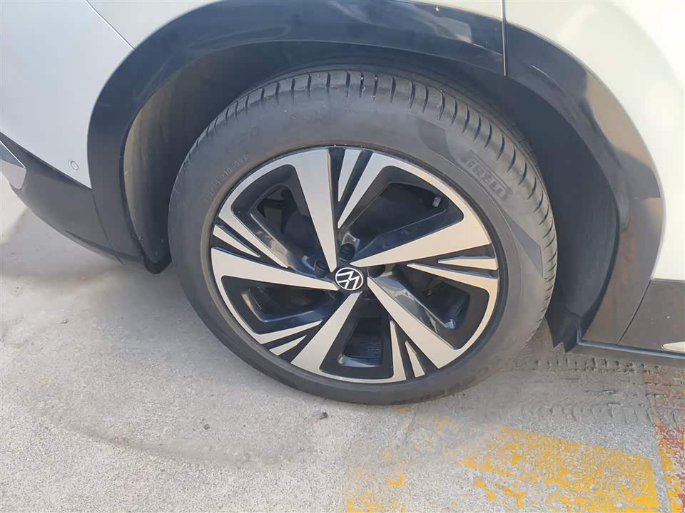 Volkswagen ID.6 CROZZ