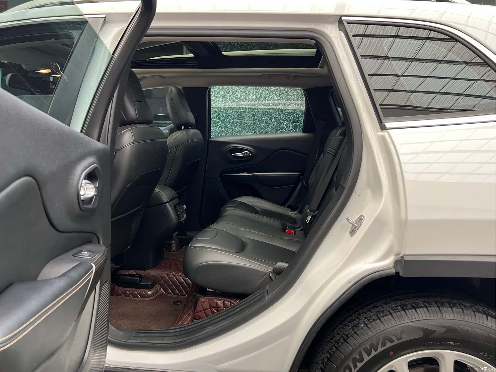 Jeep Cherokee, 2019 17