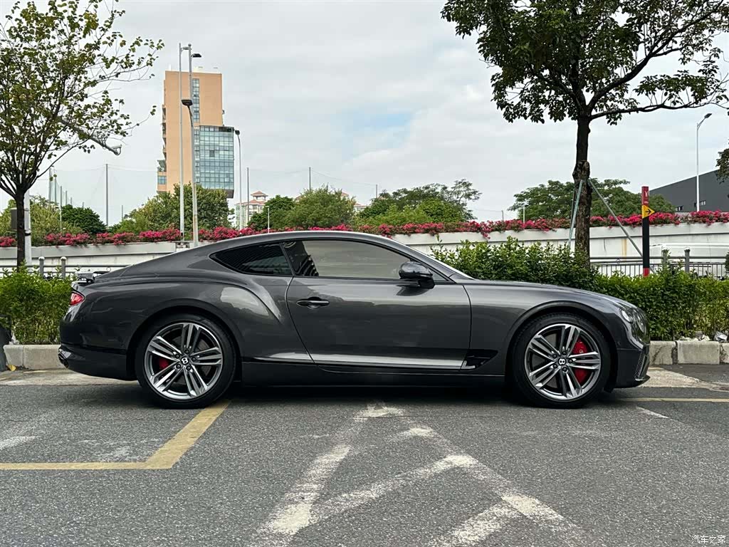 Bentley Continental GT, 2024 все фото