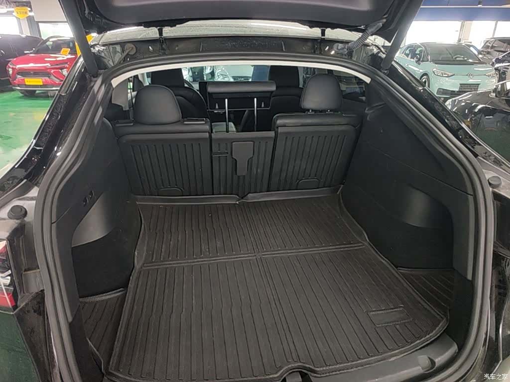Tesla Model Y, 2022 19