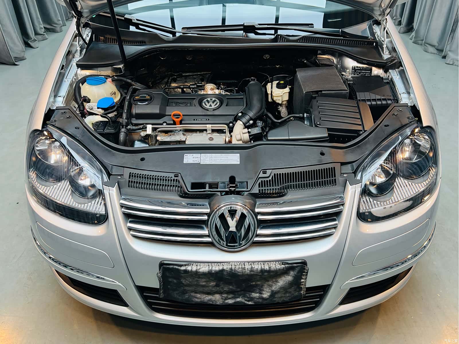 Volkswagen Sagitar, 2011 18