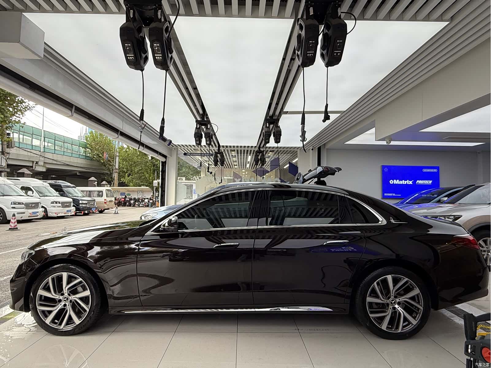 Mercedes-Benz E-Class, 2024 15