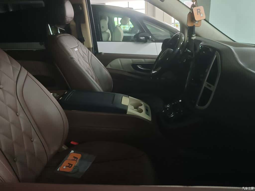 Mercedes-Benz VI, 2019 все фото