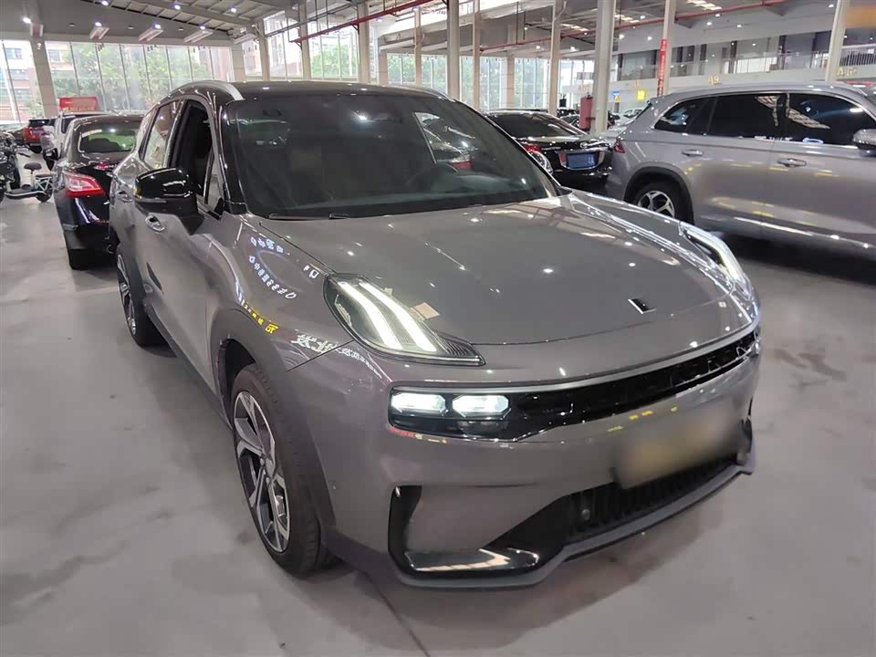 Lynk & Co 06 Lynk & Co 06