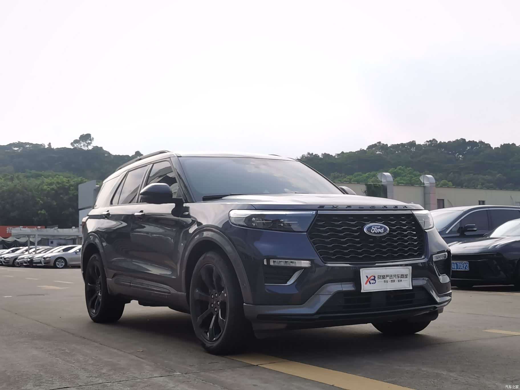 Ford Explorer, 2022 3