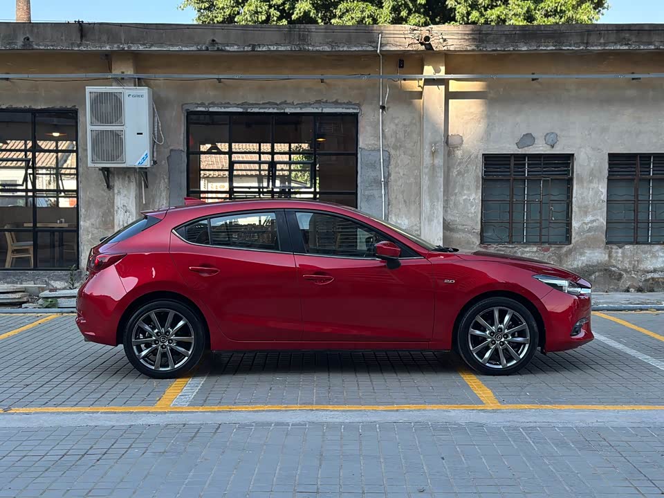 Mazda 3 Angkesaila