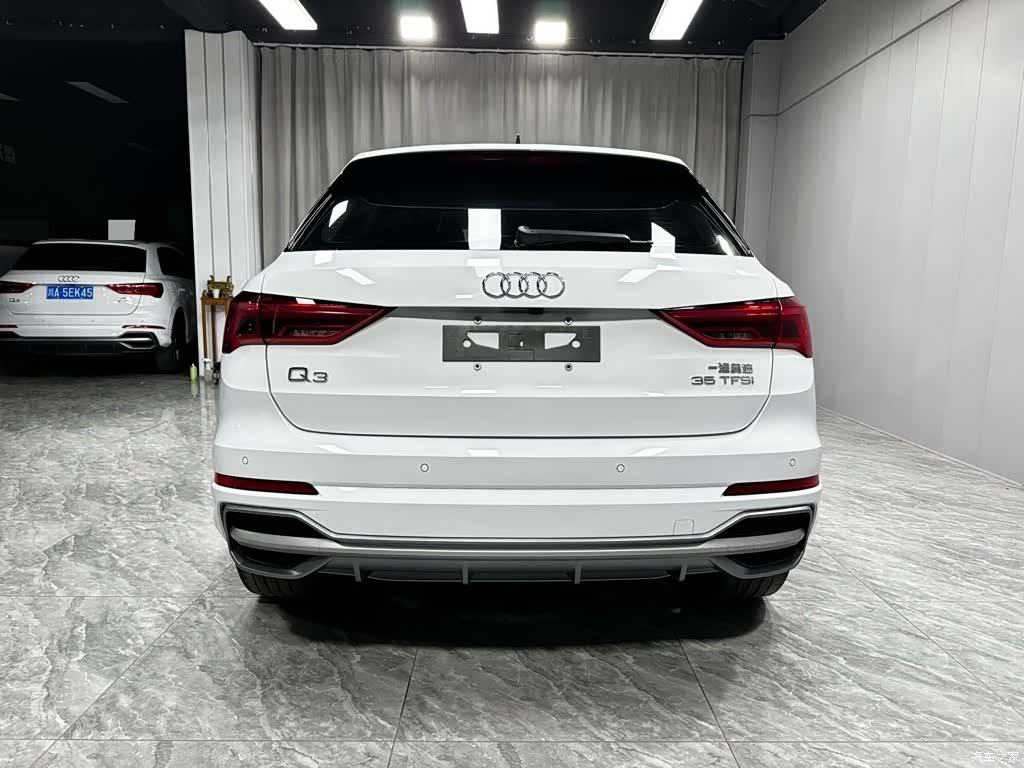 Audi Q3, 2022 все фото