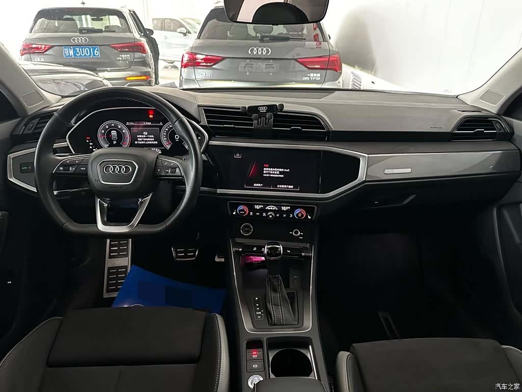 Audi Q3, 2022 12