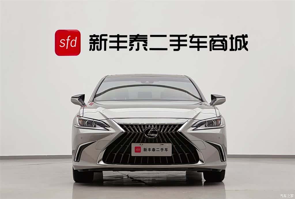 Lexus ES, 2022 2