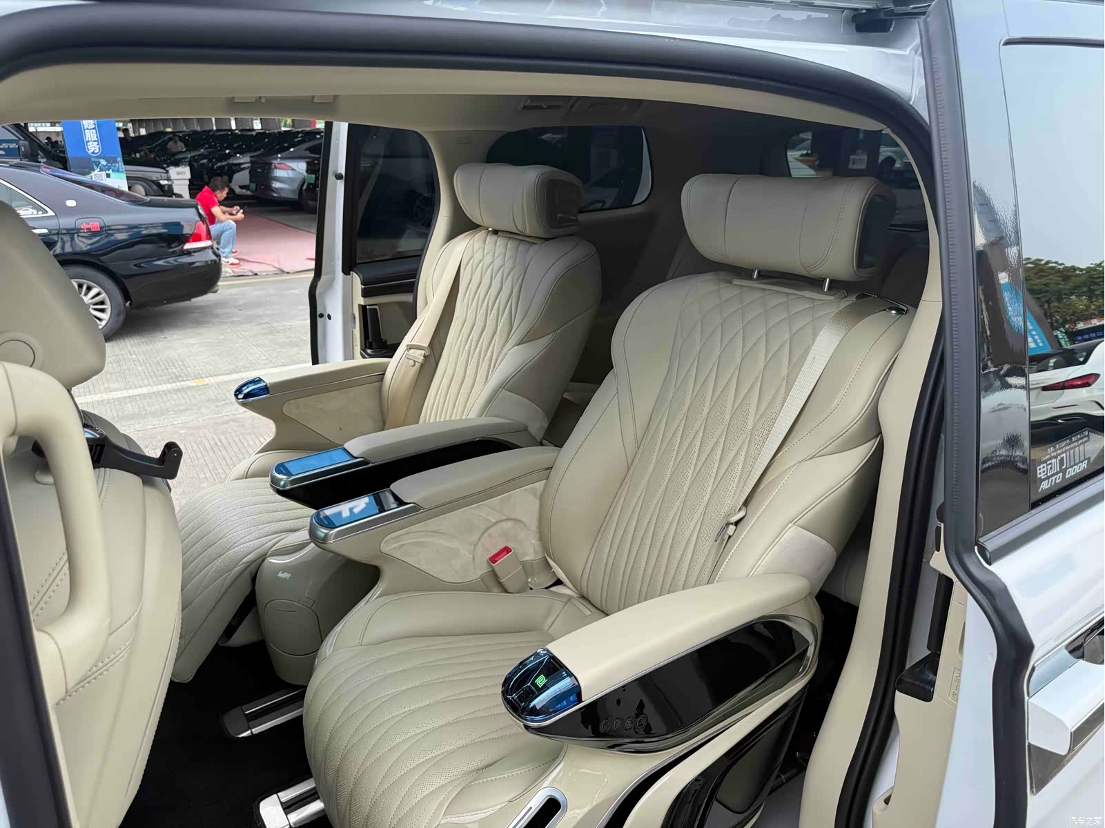 Buick GL8, 2022 9