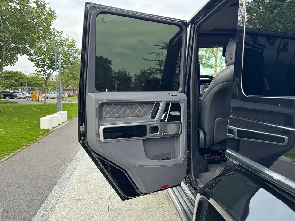 Mercedes-Benz G-class
