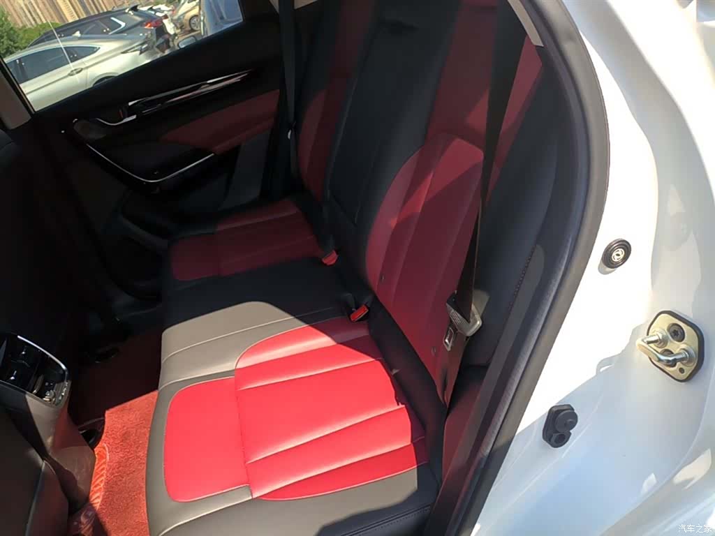 DongFeng AX7, 2022 17