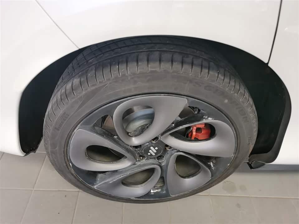 IM Motors Zhiji LS6 IM Motors Zhiji LS6