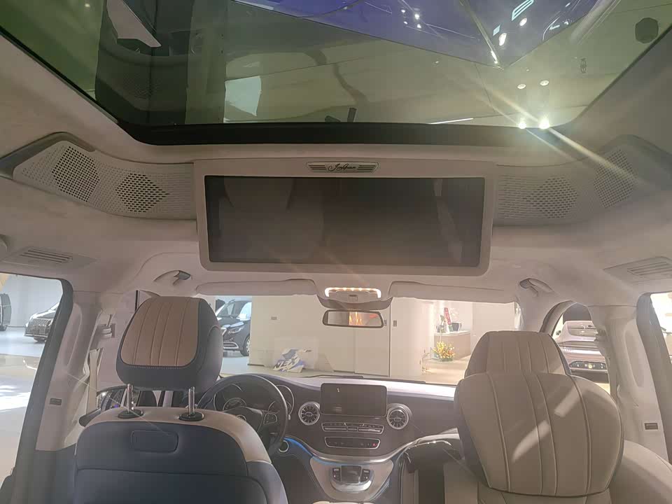Mercedes-Benz V-class
