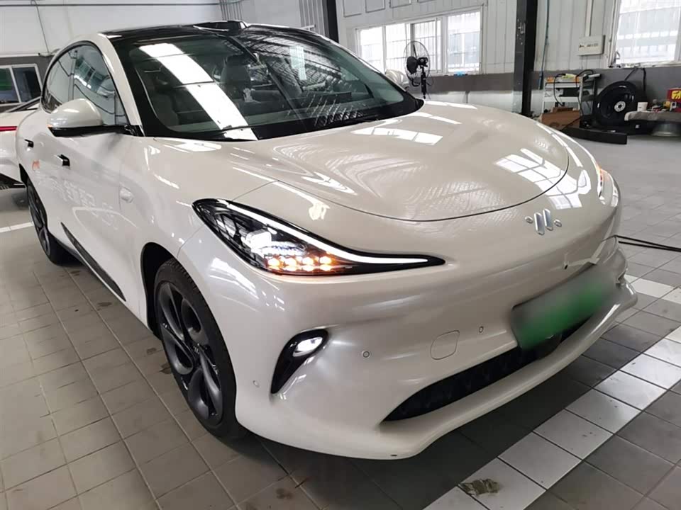 IM Motors Zhiji LS6 IM Motors Zhiji LS6