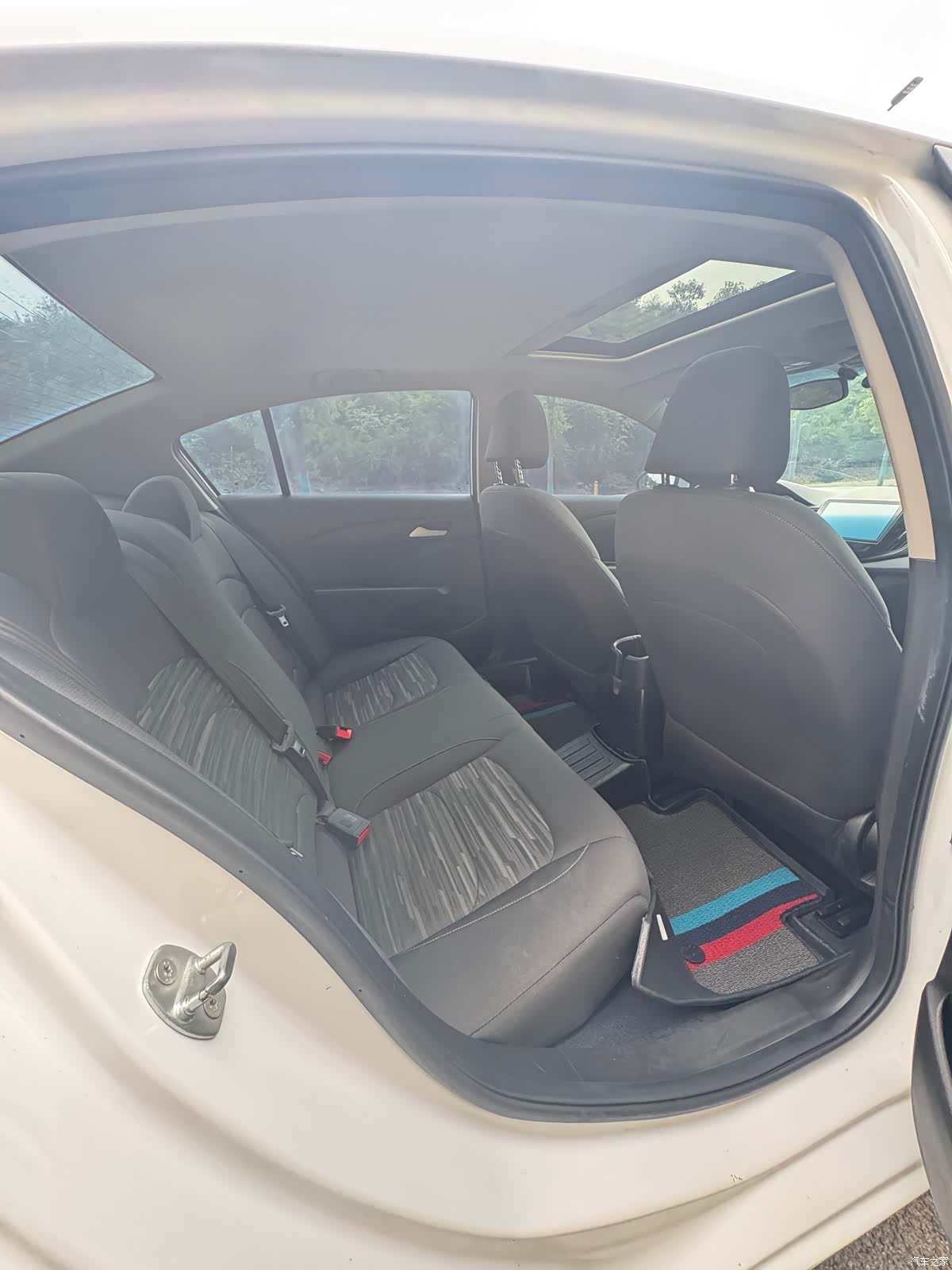 Chevrolet 320, 2018 все фото
