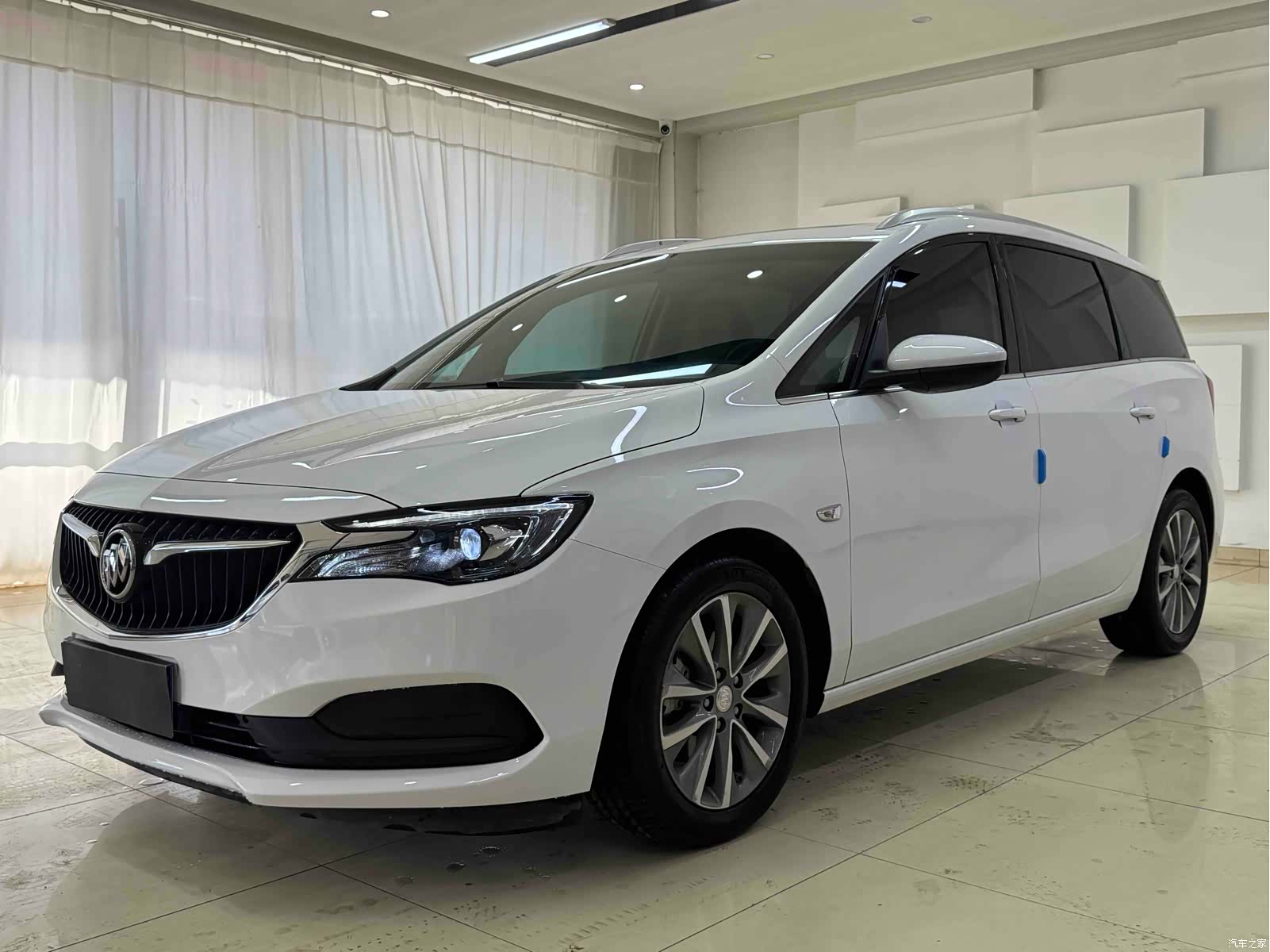 Buick GL6