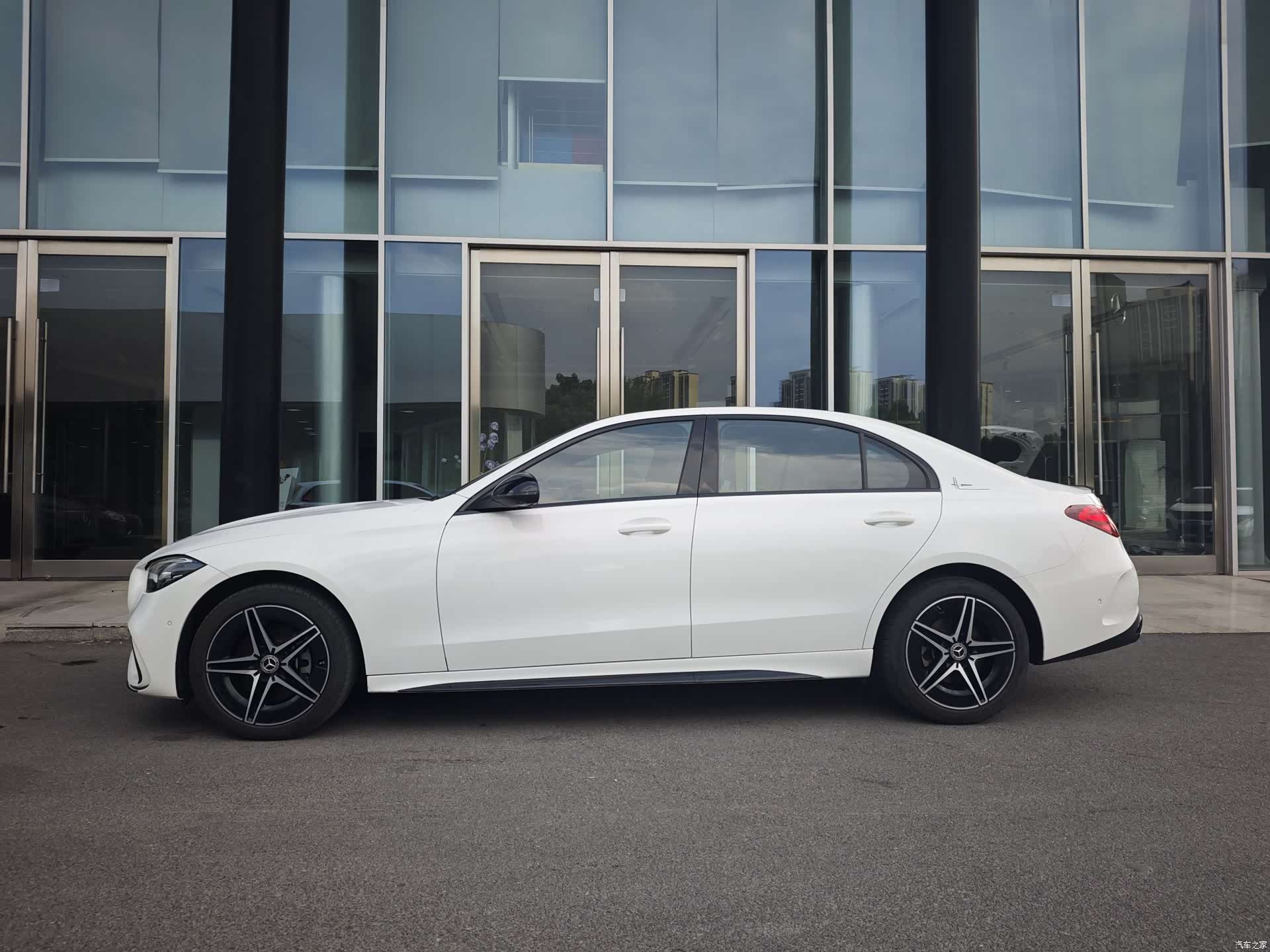 Mercedes-Benz C-Class, 2024 8