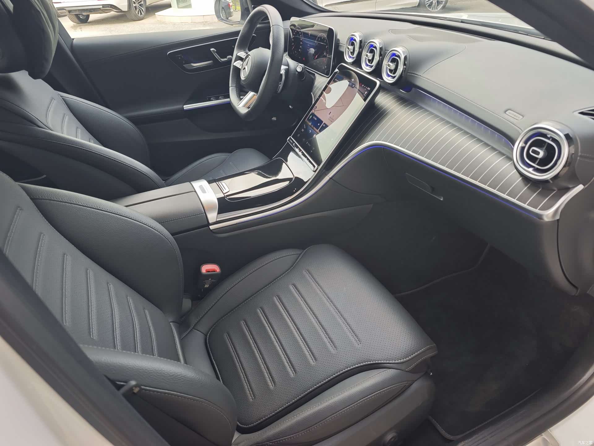 Mercedes-Benz C-Class, 2024 21