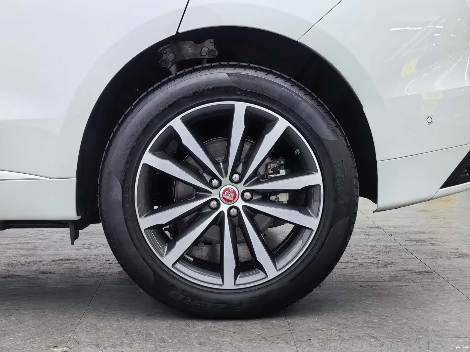 Jaguar F-PACE, 2021 11