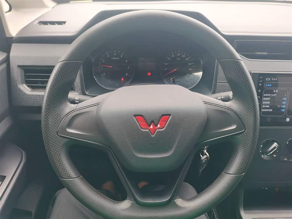 Wuling Wuling Hongguang PLUS