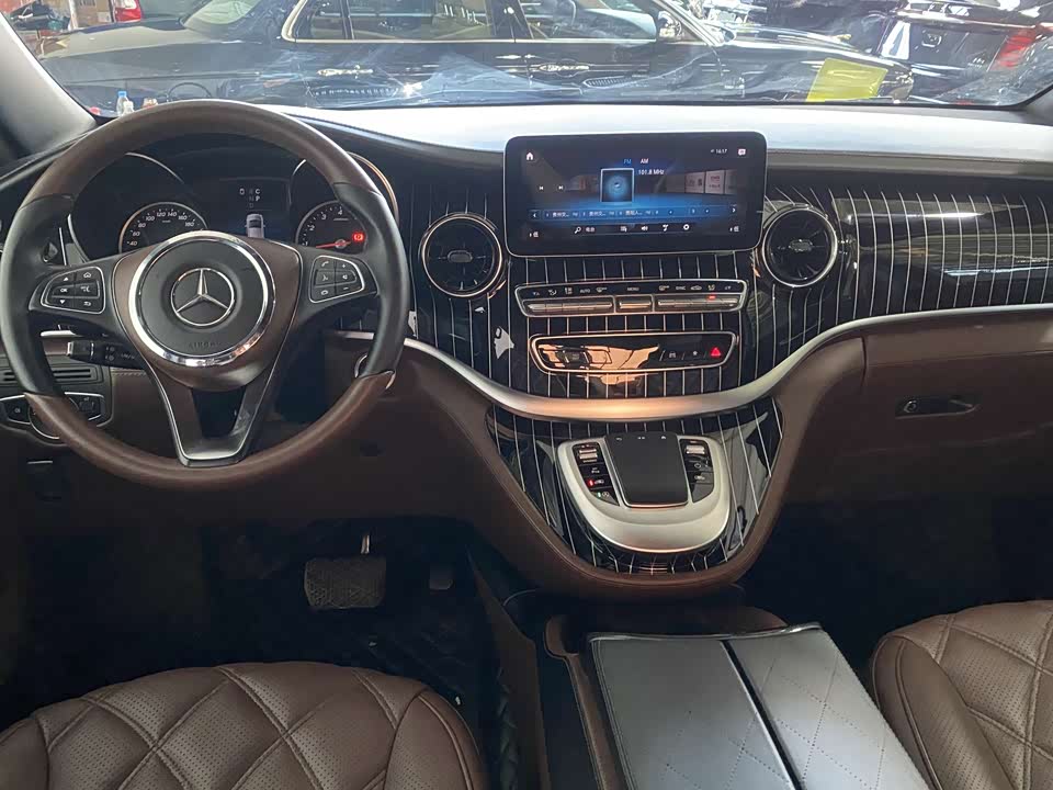 Mercedes-Benz V-class