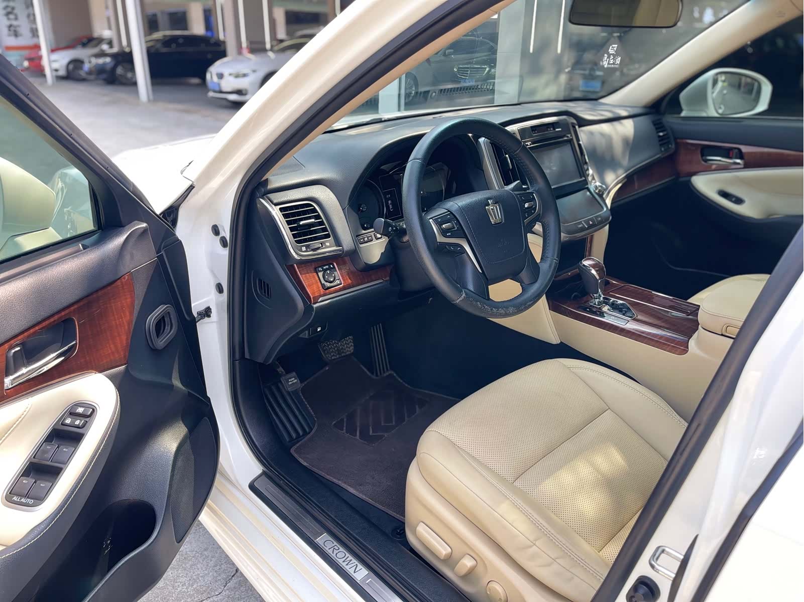 Toyota Crown, 2016 6