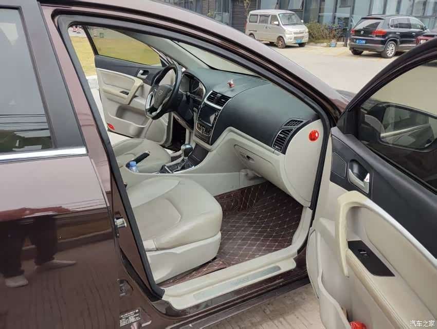 Geely Emgrand, 2015 10