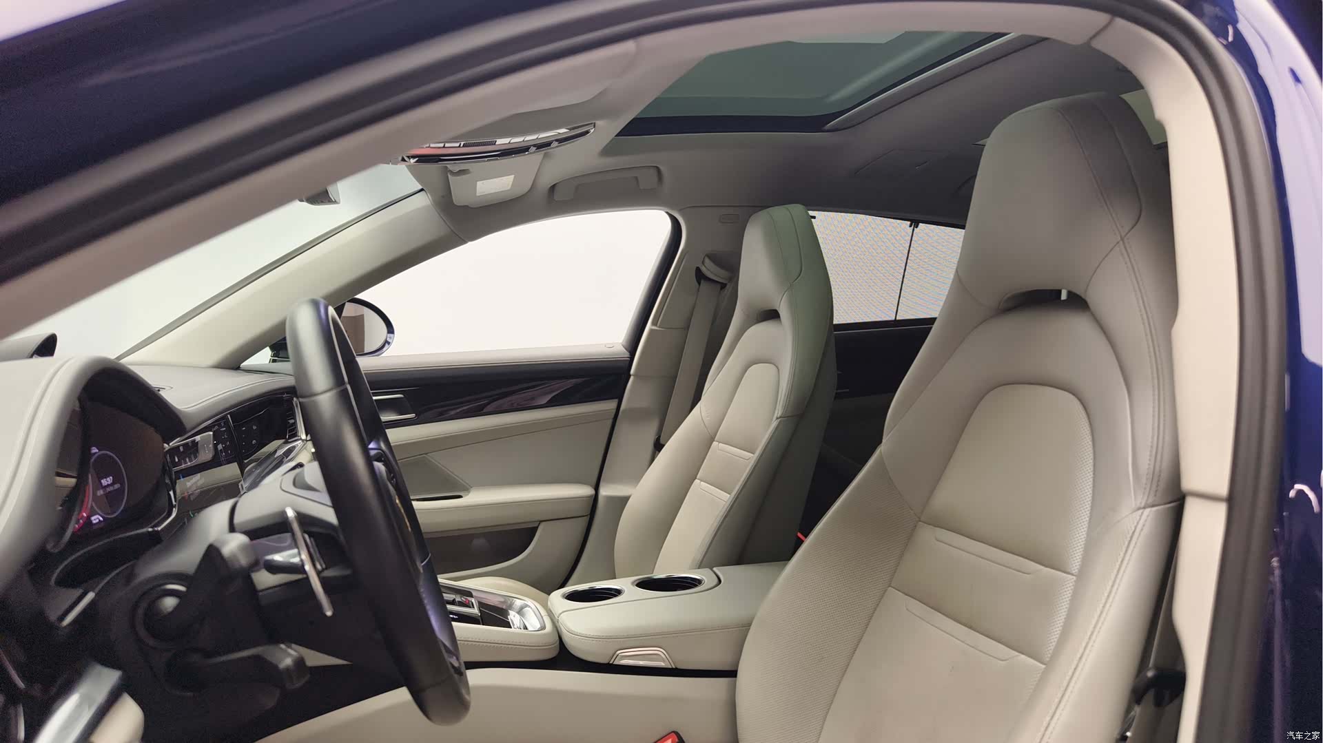 Porsche Panamera, 2022 11