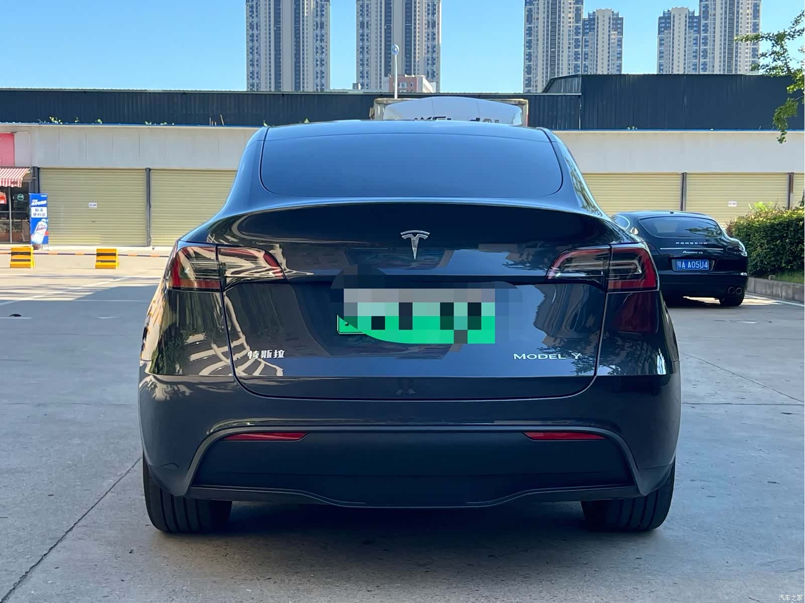 Tesla Model Y, 2024 8