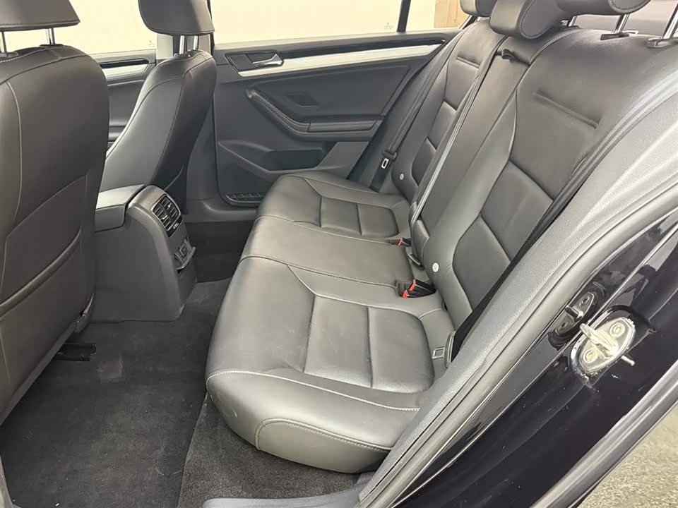 Volkswagen Sagitar Volkswagen Sagitar