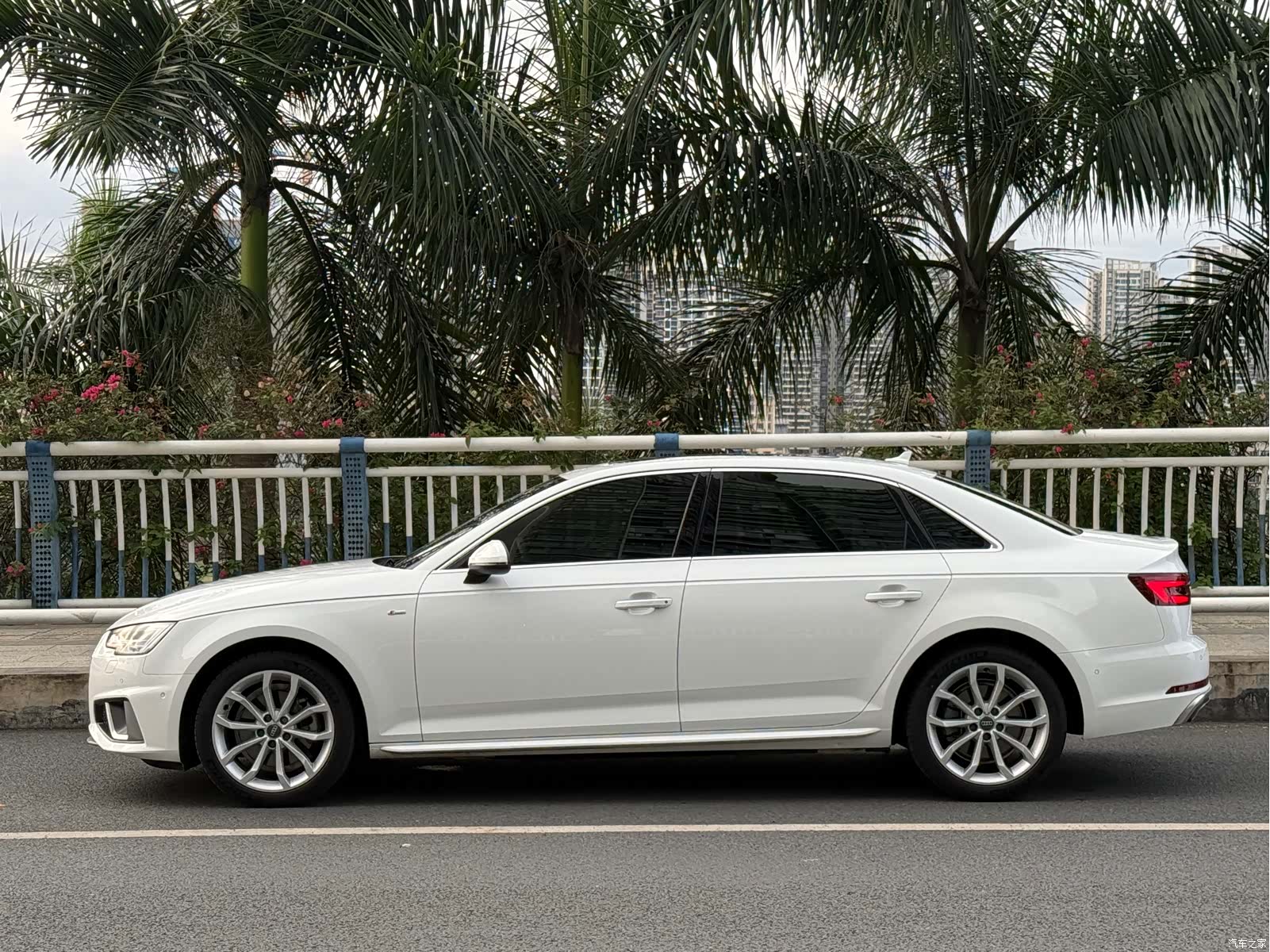 Audi A4L, 2019 4