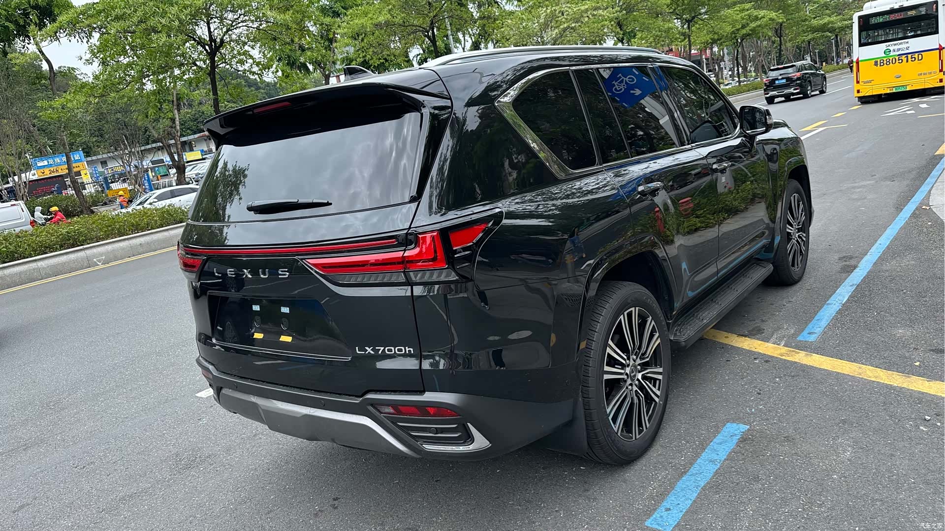 Lexus LX, 2026 10