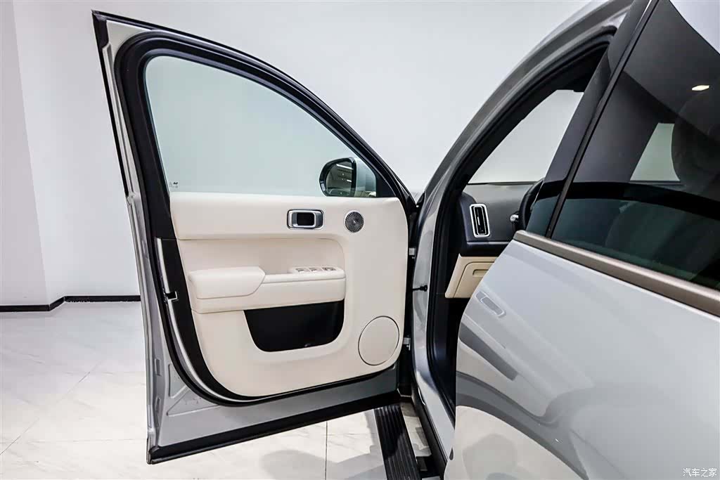 Li Auto L9, 2025 15