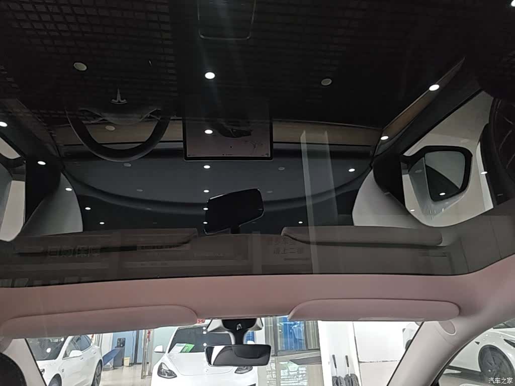Tesla Model Y, 2022 18