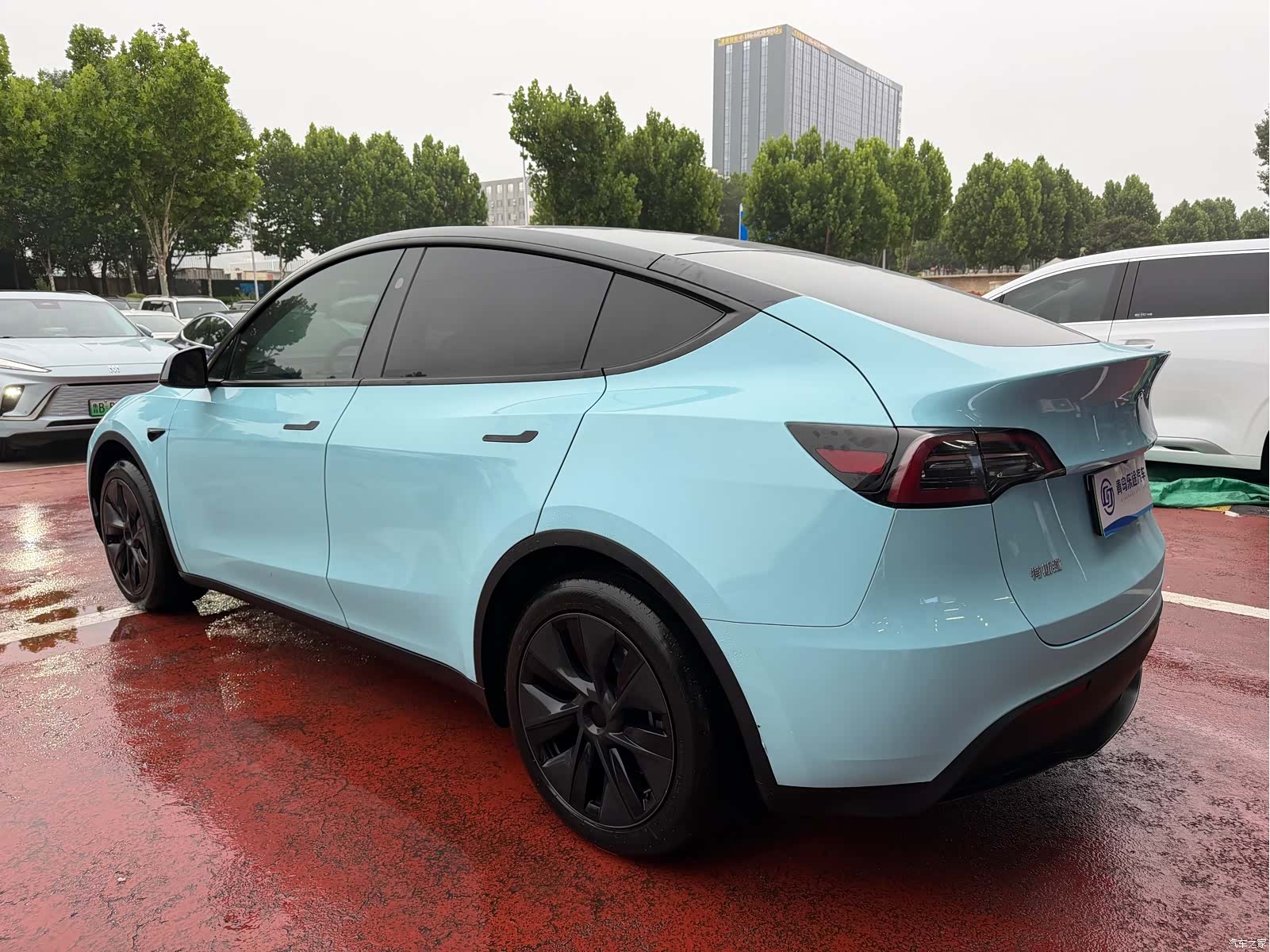 Tesla Model Y, 2025 4