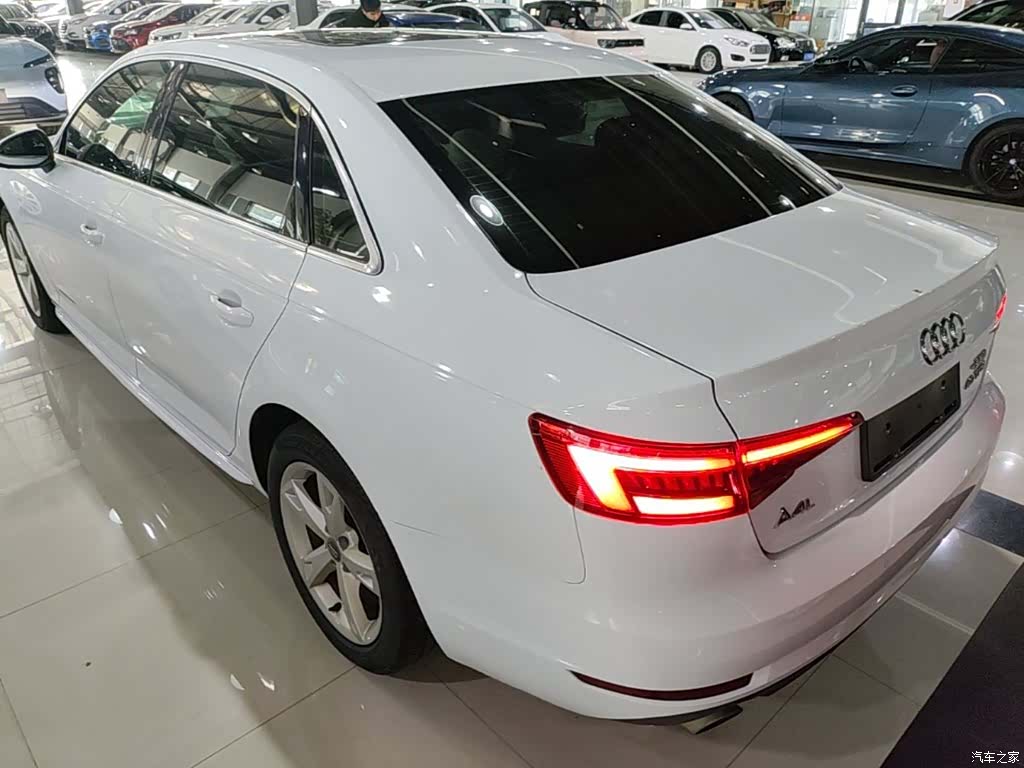 Audi A4L, 2017 все фото