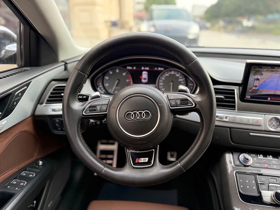 Audi S8
