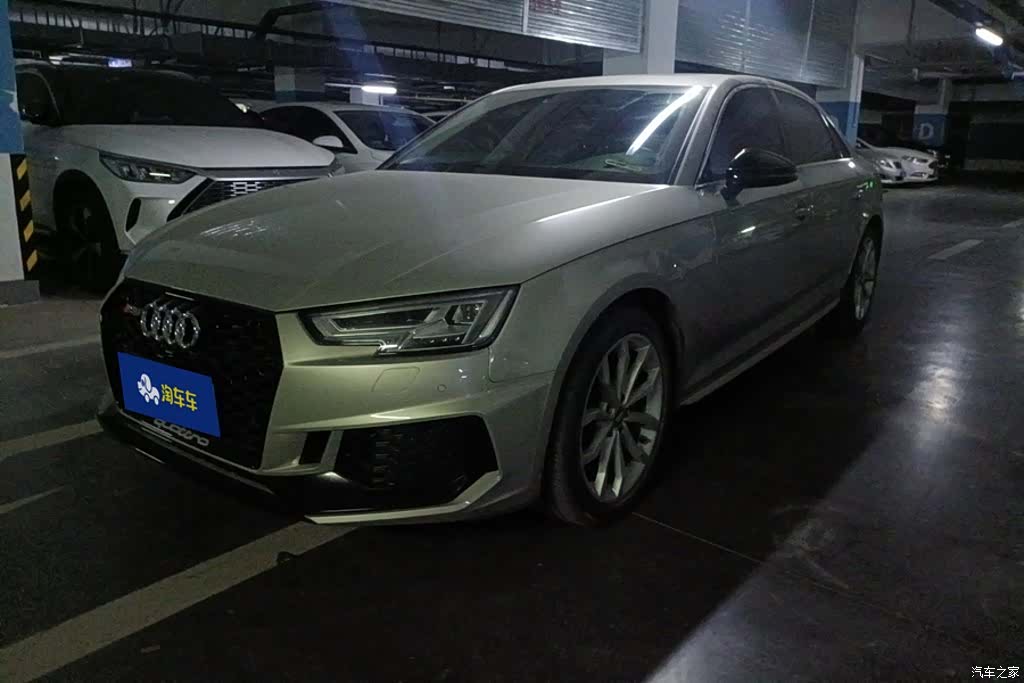 Audi A4L, 2018 1
