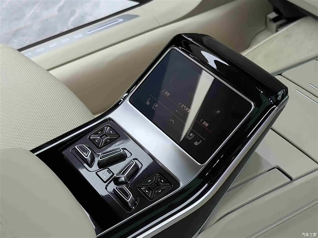 Audi A8L, 2025 10
