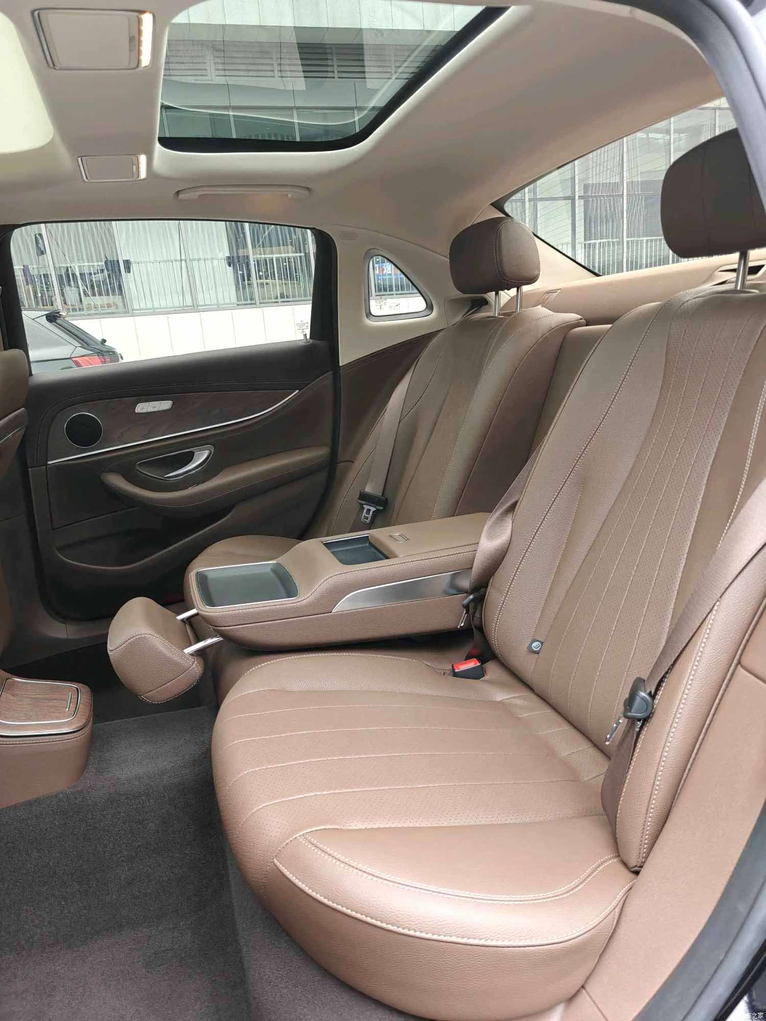 Mercedes-Benz E-Class, 2023 9