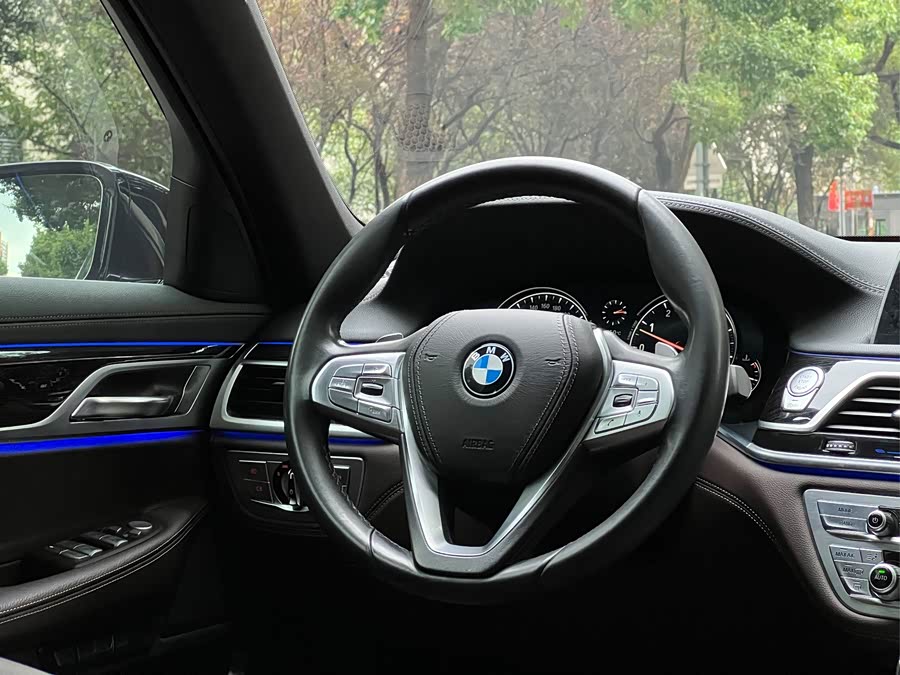 BMW 7-Series 2018, фото 16