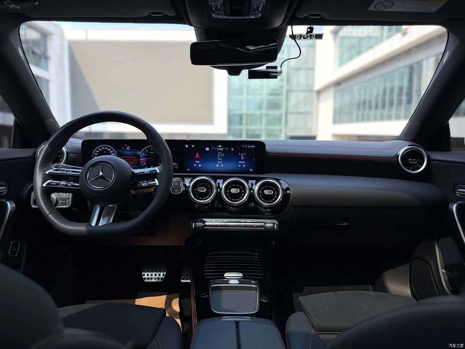 Mercedes-Benz CLA, 2024 8