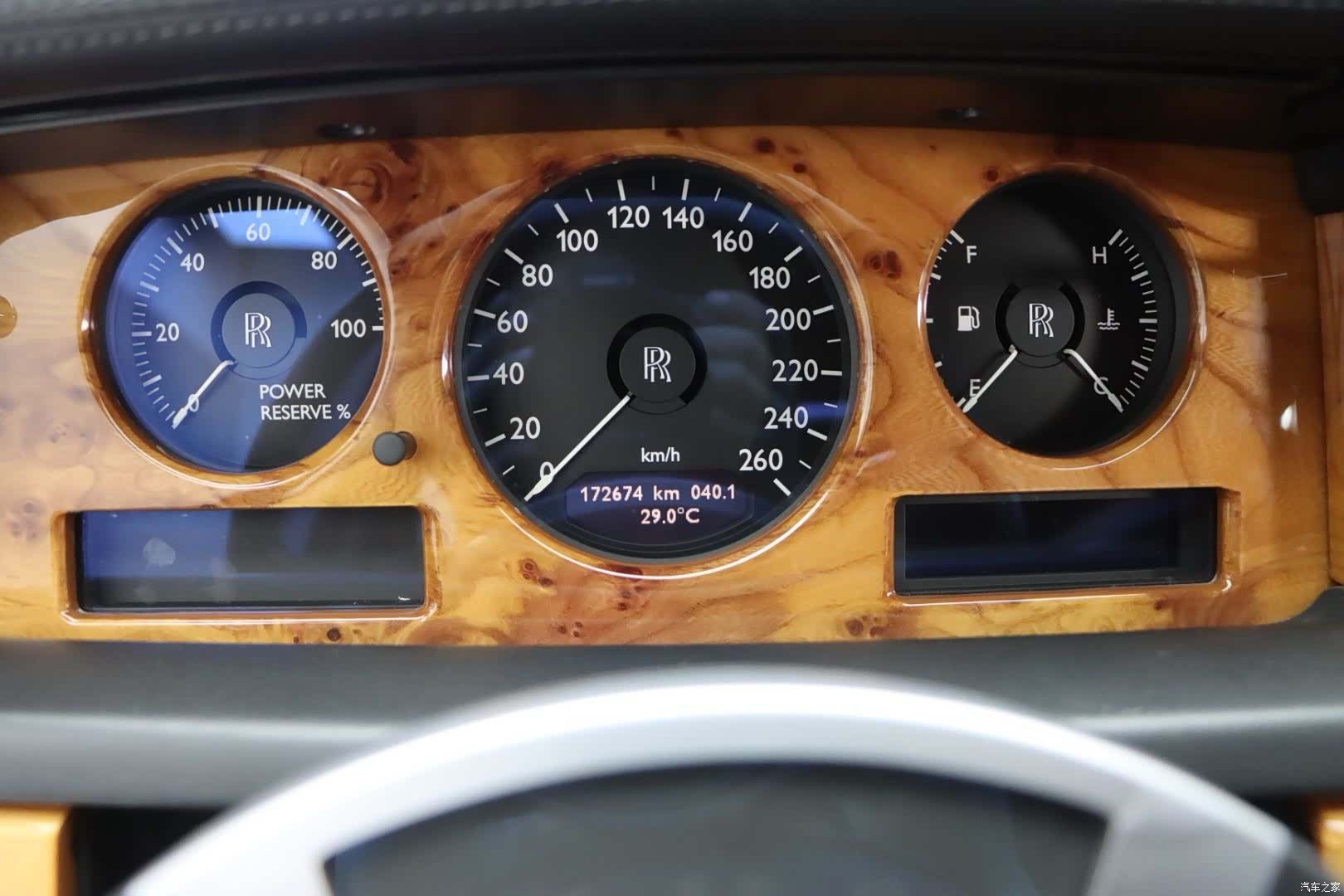 Rolls-Royce Phantom, 2011 15