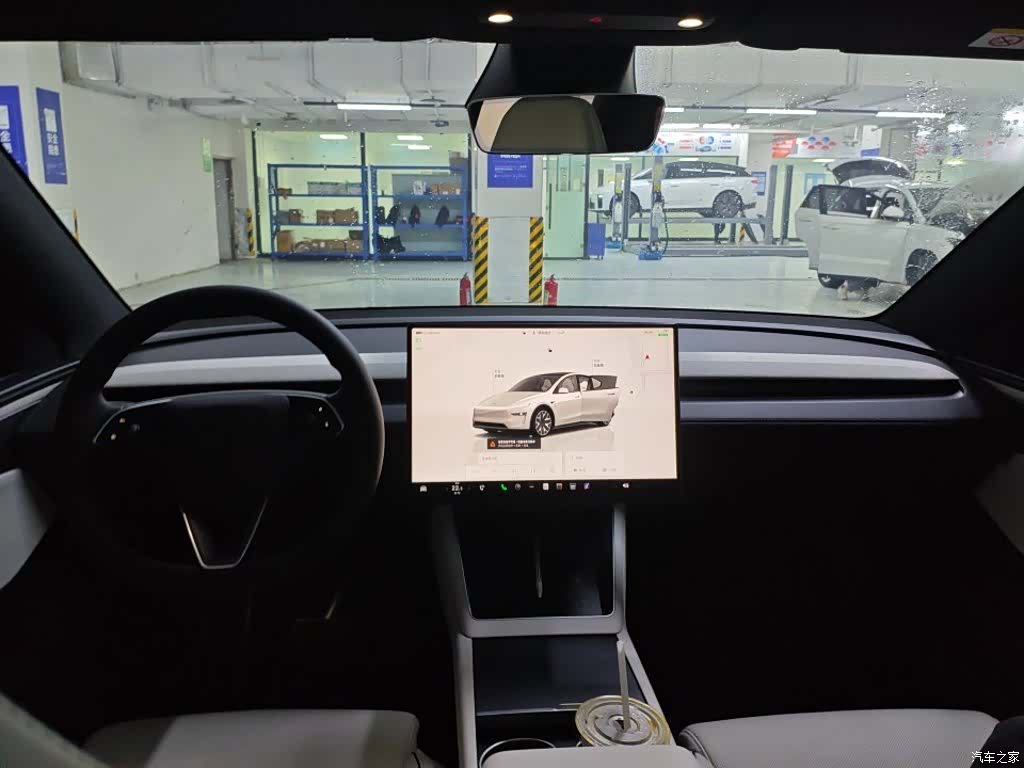 Tesla Model Y, 2025 3
