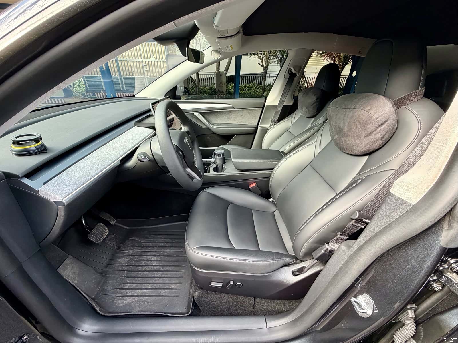 Tesla Model Y, 2024 6