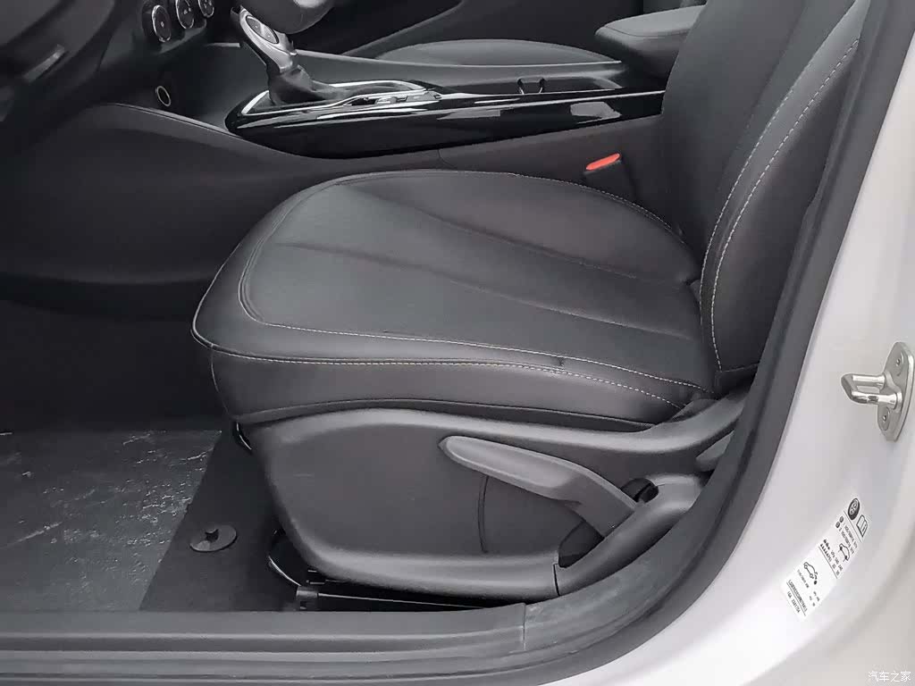 Buick Verano, 2022 20