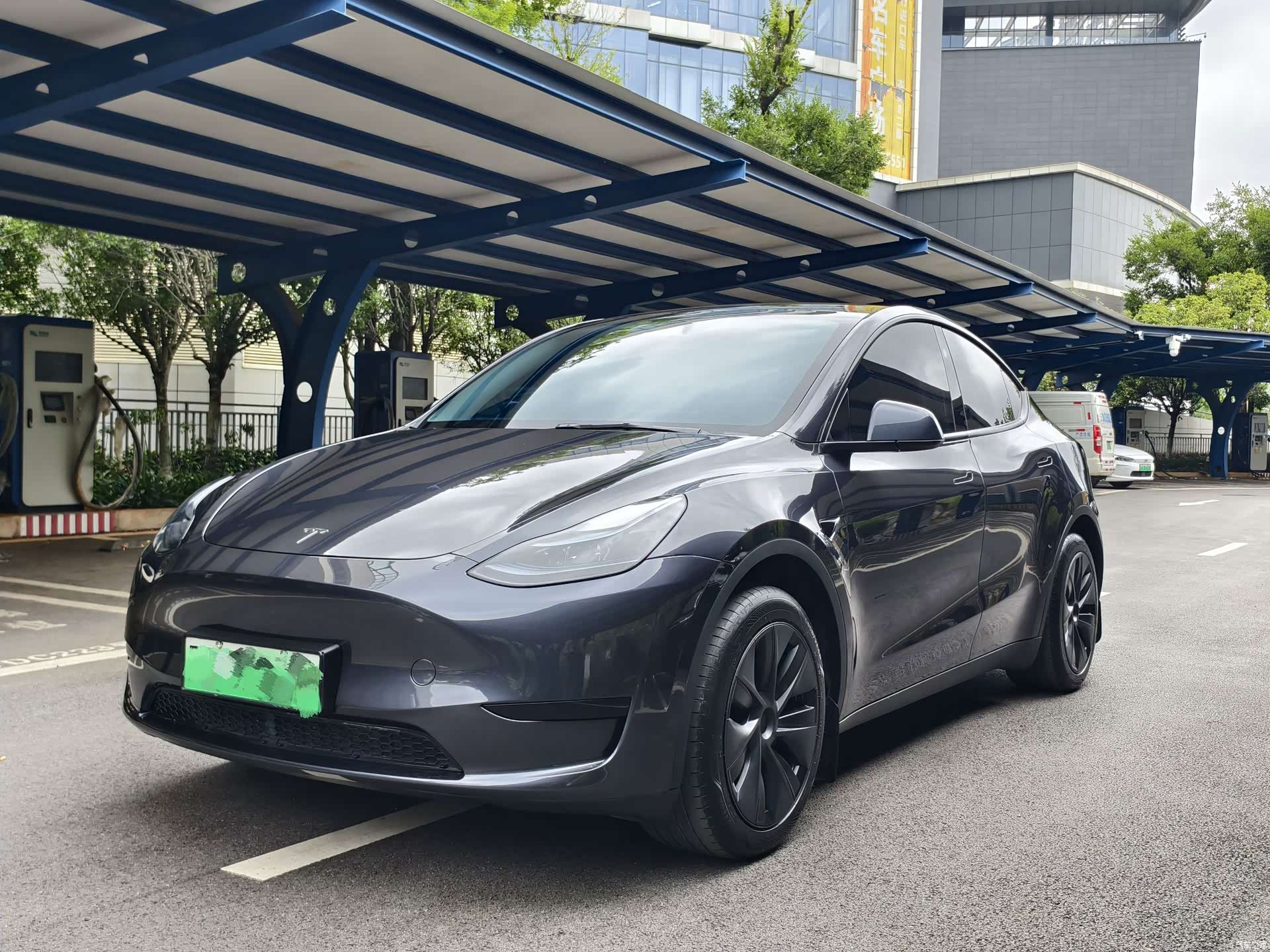Tesla Model Y, 2024 1