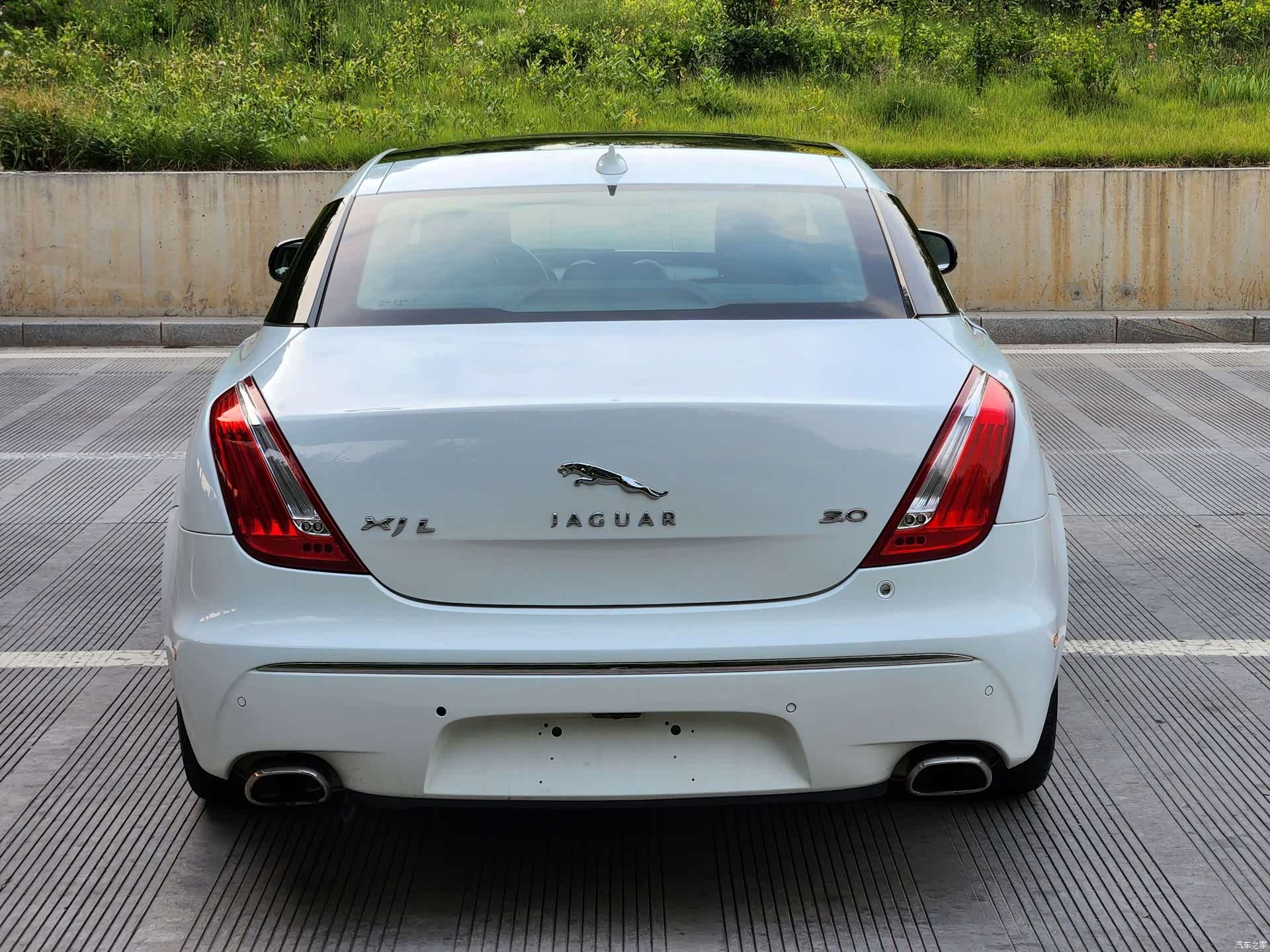 Jaguar XJ, 2013 4